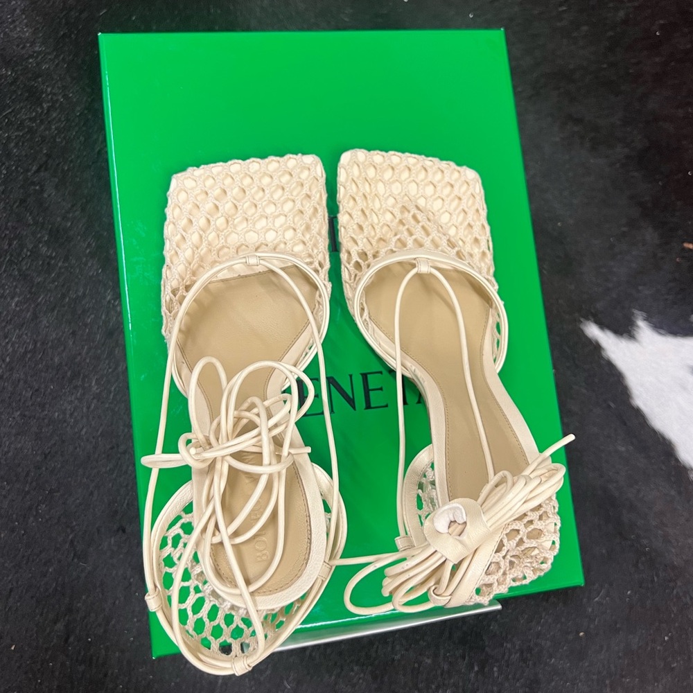 BOTTEGA VENETA Stretch Lace-Up Sandal Heel